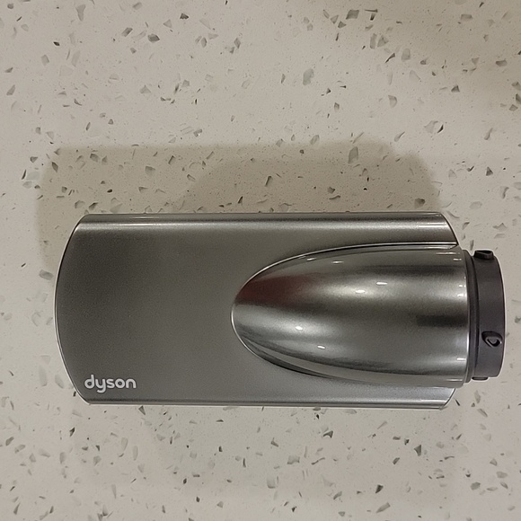 Dyson Airwrap brush attament - Picture 3 of 4